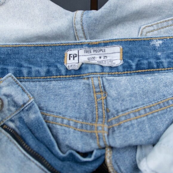 Free People Shorts Womens 25 Blue Lace Hem Boho Festival Light Wash Ripped Denim - Picture 4 of 5